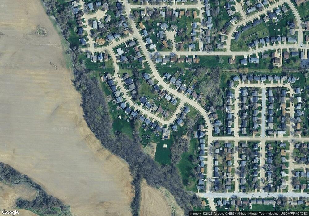 3218 Fieldcrest Dr, Davenport, IA 52806 - photo 1