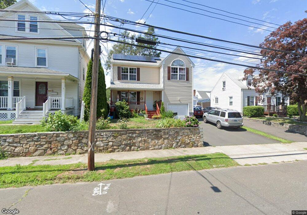 624 Thorme St, Bridgeport, CT 06606 - photo 1