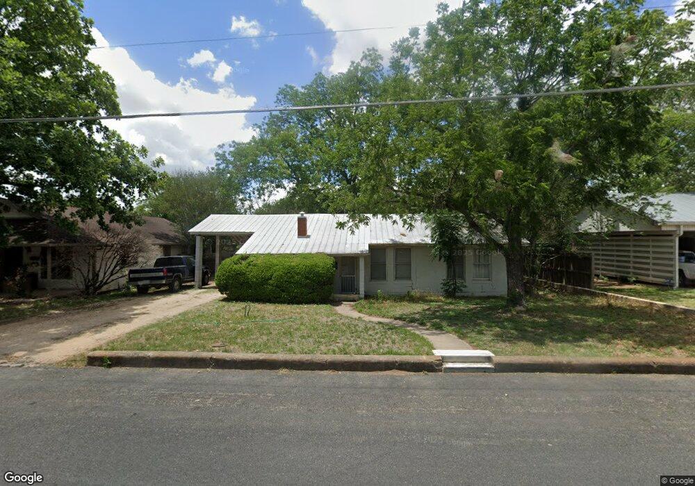 213 W Morse St, Fredericksburg, TX 78624 - photo 1