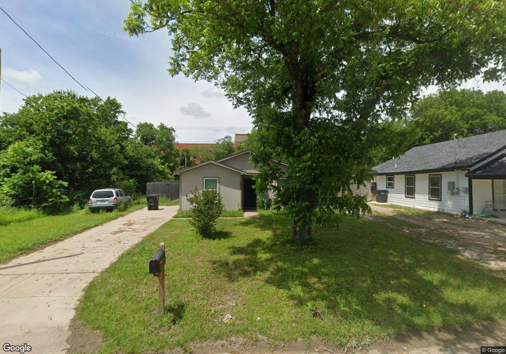 1201 N Brazos Ave, Cleburne, TX 76031 - photo 1