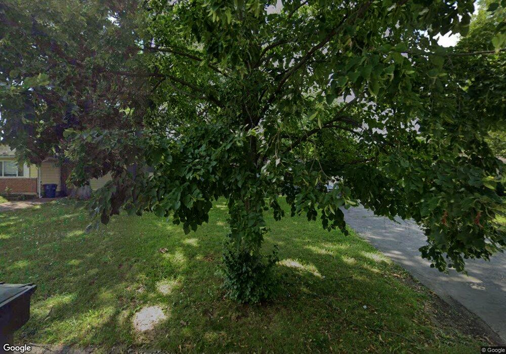 1049 Wiltshire Rd, Columbus, OH 43204 - photo 1