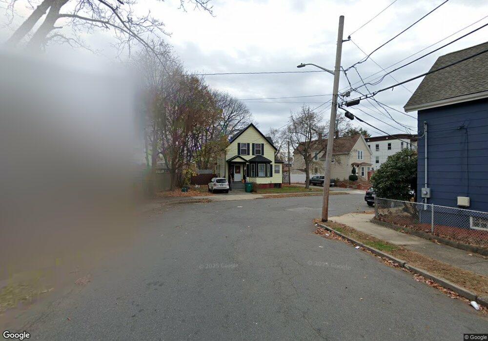 39 Clarendon Ave, Lynn, MA 01902 - photo 1