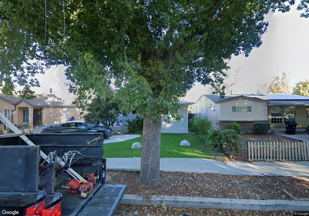 22047 Buena Ventura St, Woodland Hills, CA 91364 - photo 1