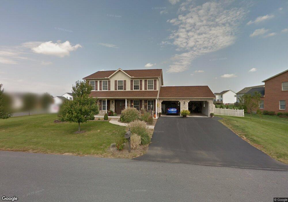 289 Martina Dr, Chambersburg, PA 17201 - photo 1