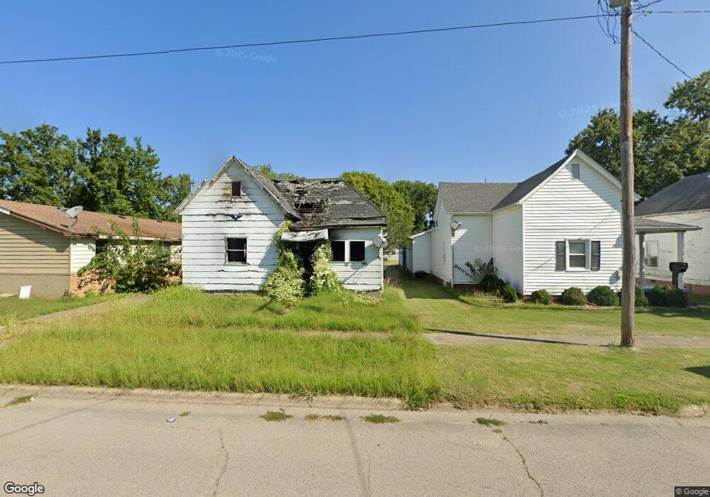 518 W Lincoln St, Harrisburg, IL 62946 - photo 1