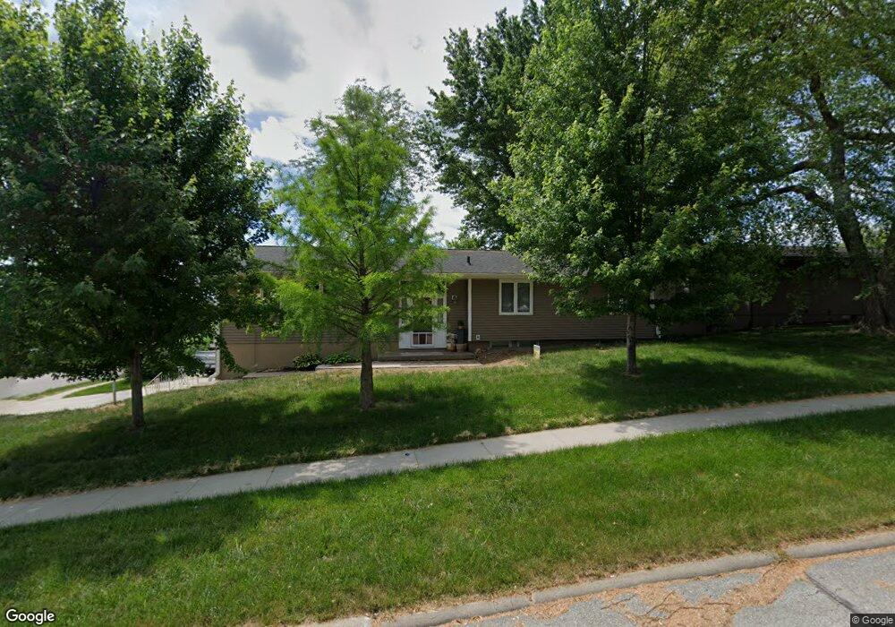 1400 W 18th St, Cedar Falls, IA 50613 - photo 1