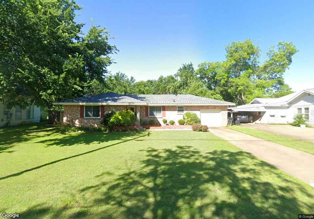 319 N Pendell Ave, Cleburne, TX 76033 - photo 1