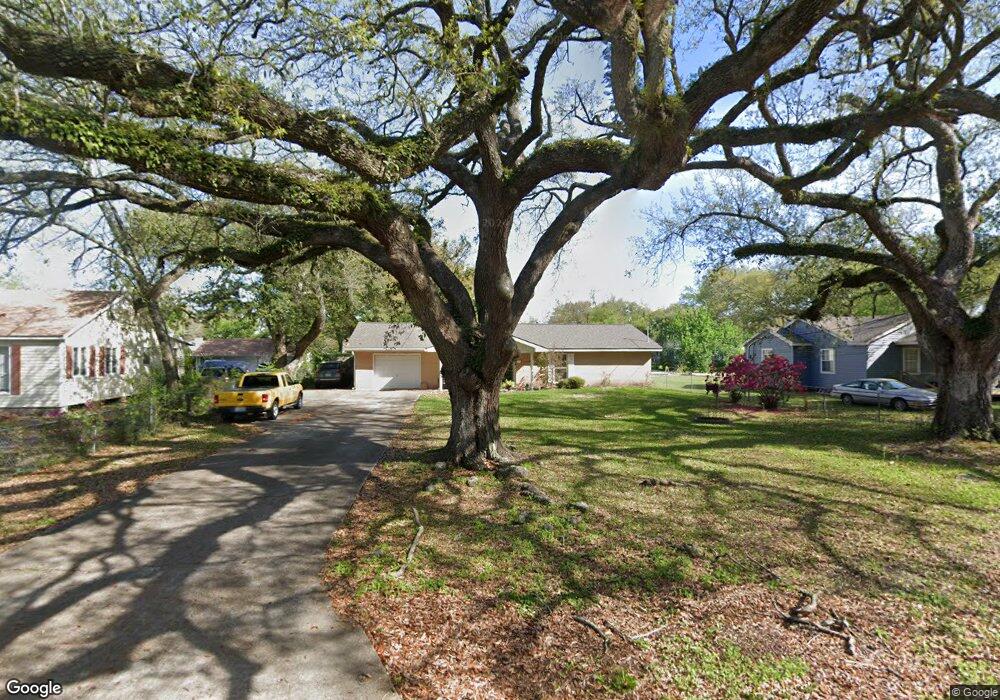 146 W Oak Ln, Lake Charles, LA 70605 - photo 1