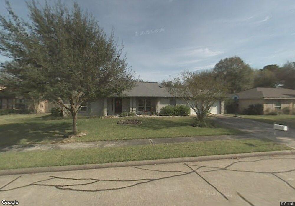 1004 Lost River Dr, Friendswood, TX 77546 - photo 1