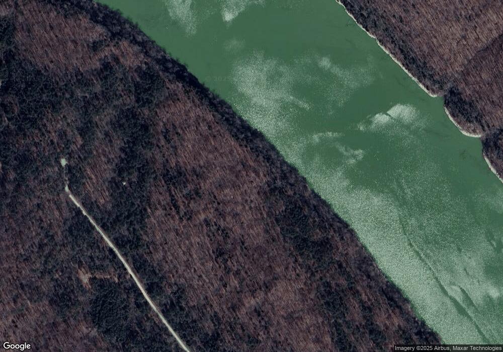 576 Buck Tail Dr, Burnside, KY 42519 - photo 1