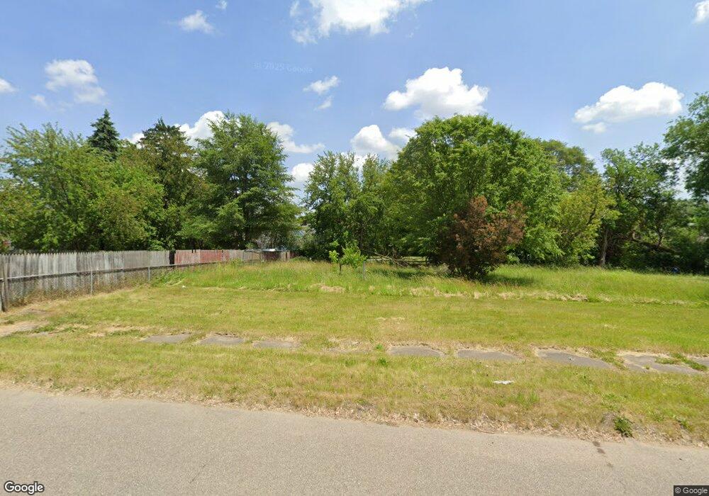 2110 Maplewood Ave, Flint, MI 48506 - photo 1