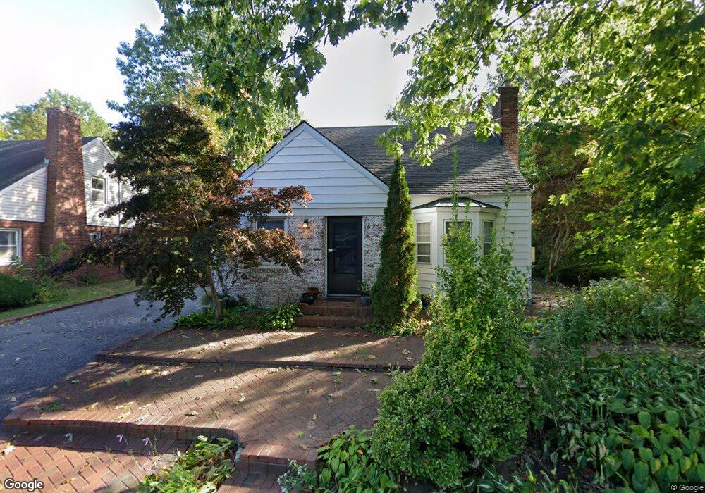 6 Gutheil Ln, Great Neck, NY 11024 - photo 1