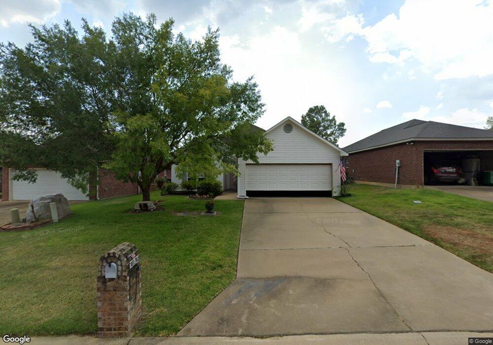 138 Lakeland Dr, Pineville, LA 71360 - photo 1