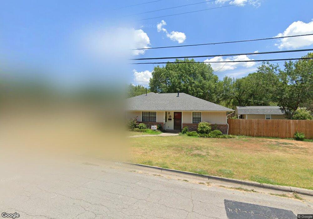 1220 Whaley Dr, Gainesville, TX 76240 - photo 1