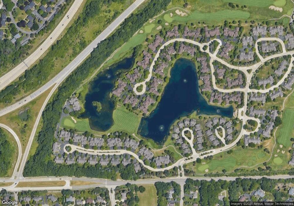 572 Cambridge Way, Bloomfield Hills, MI 48304 - photo 1