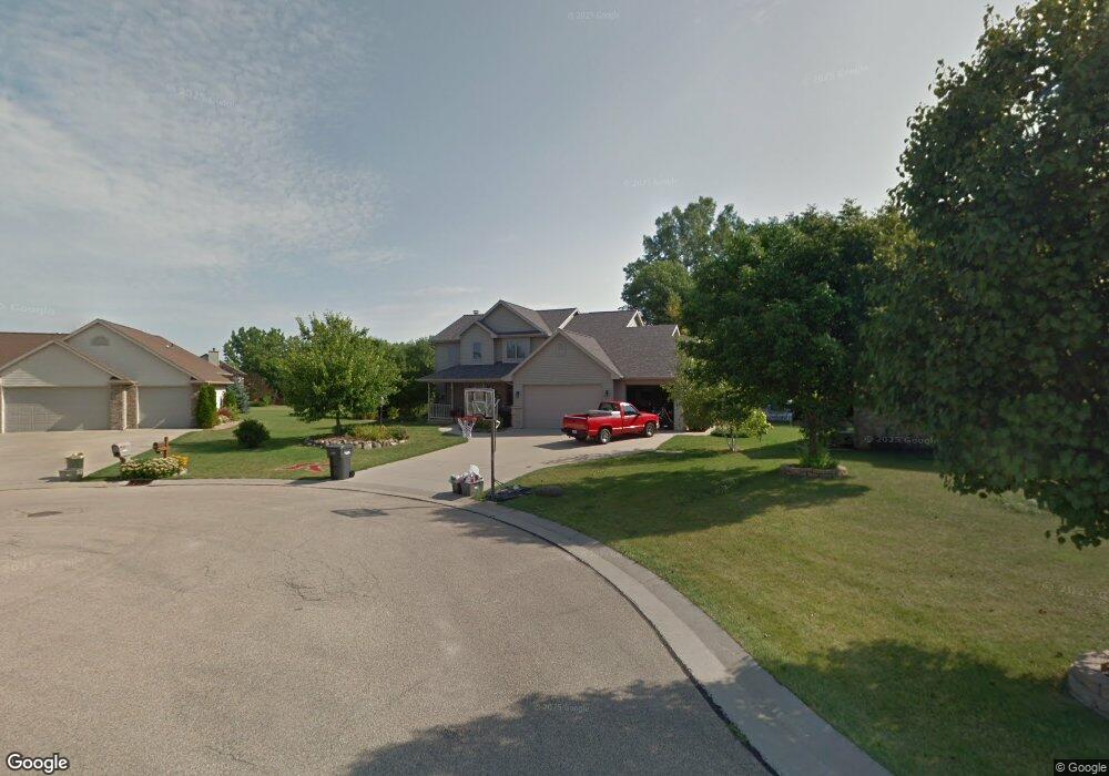 W5824 Easter Lily Dr, Appleton, WI 54915 - photo 1