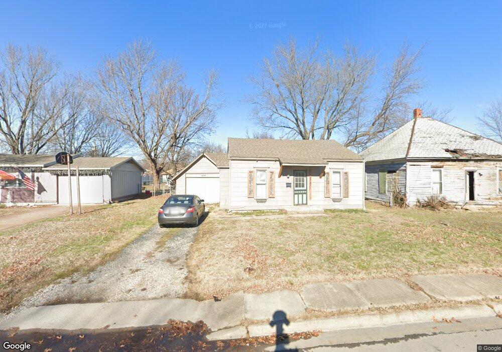 2703 Appleton Ave, Parsons, KS 67357 - photo 1