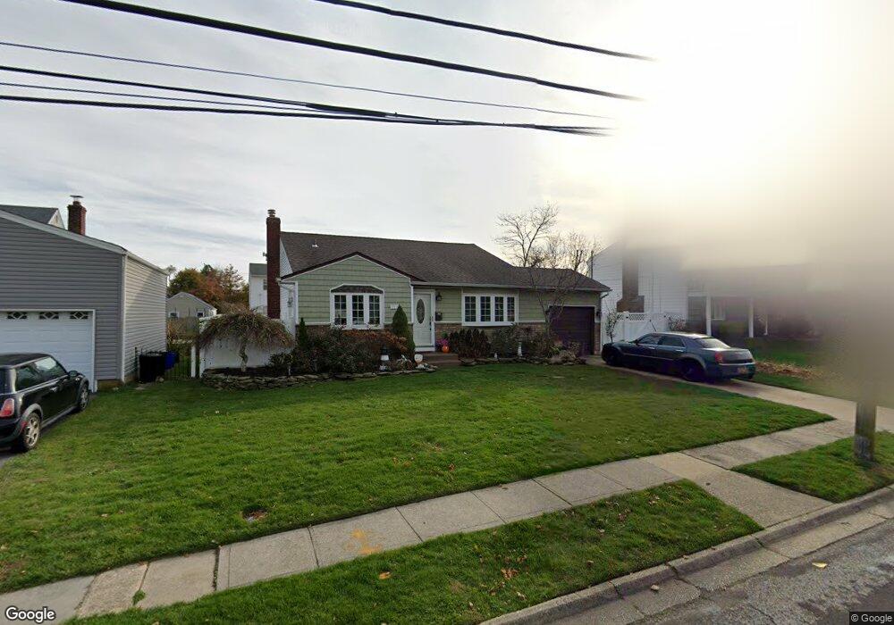 13 W Hampton Rd, Lindenhurst, NY 11757 - photo 1