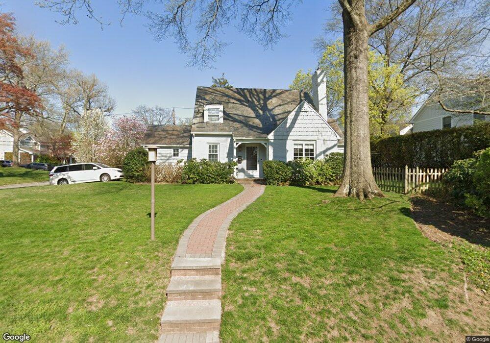 10 Lowell Rd, Port Washington, NY 11050 - photo 1