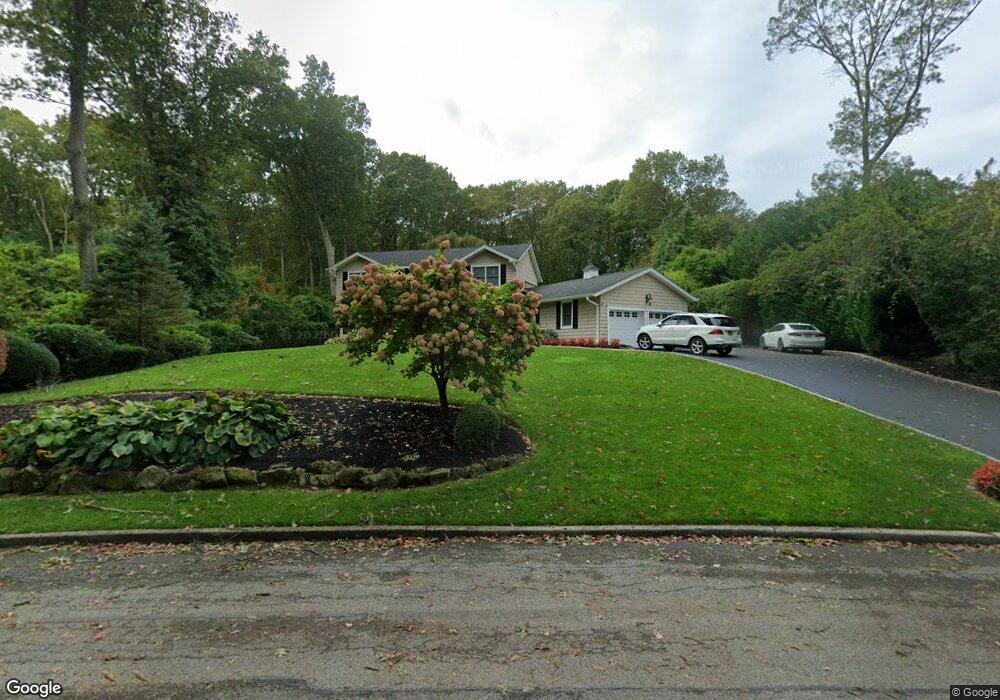 12 Sleepy Hollow Ln, Dix Hills, NY 11746 - photo 1