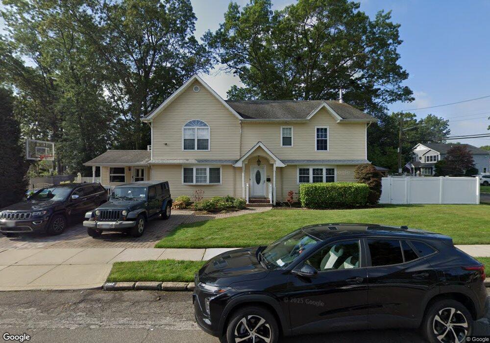 2162 Redmond Rd, Merrick, NY 11566 - photo 1