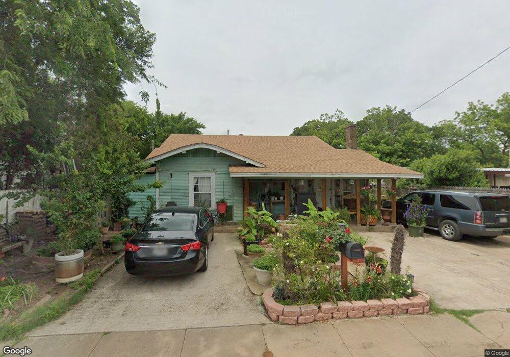 111 Ross St, Cleburne, TX 76031 - photo 1