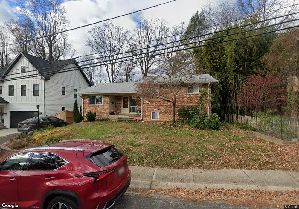 8806 Brierly Rd, Chevy Chase, MD 20815 - photo 1