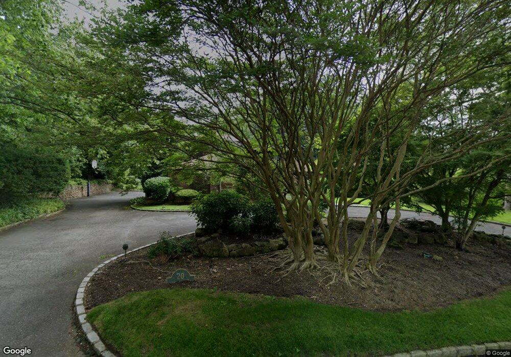 20 Henhawk Rd, Great Neck, NY 11024 - photo 1