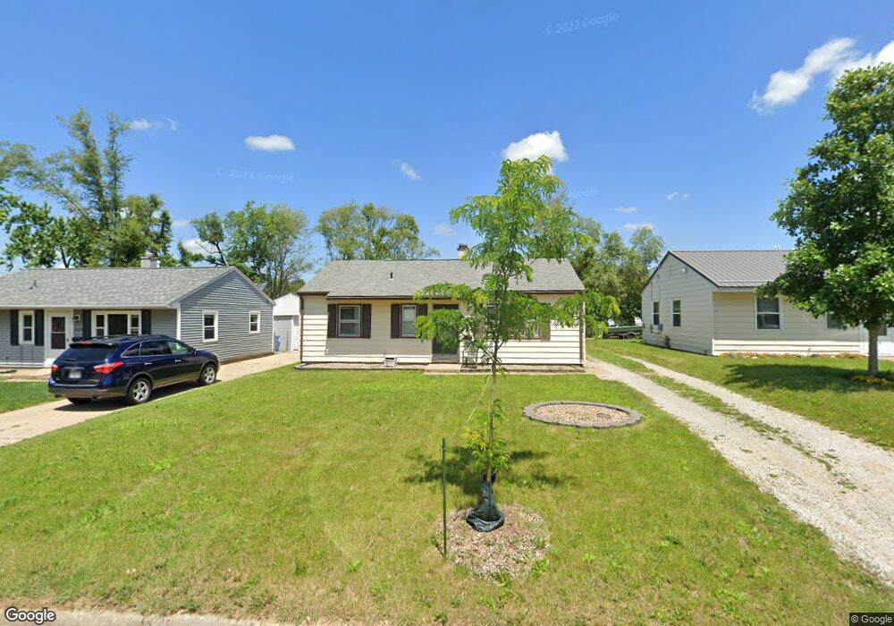 2424 9th Ave SW, Cedar Rapids, IA 52404 - photo 1