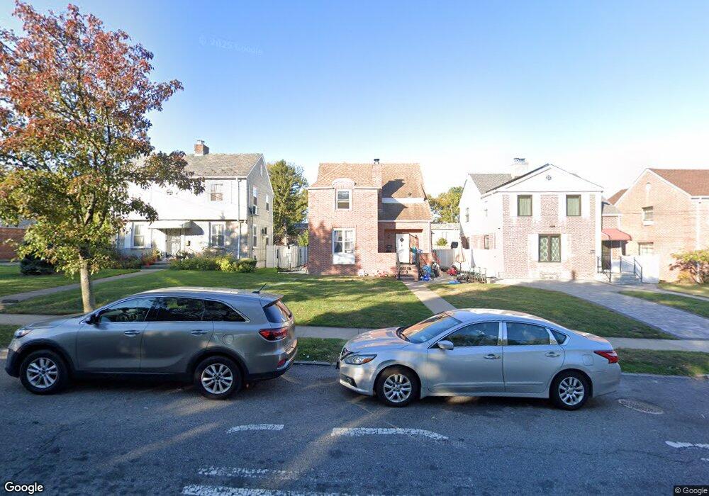 8276 168th St, Jamaica, NY 11432 - photo 1