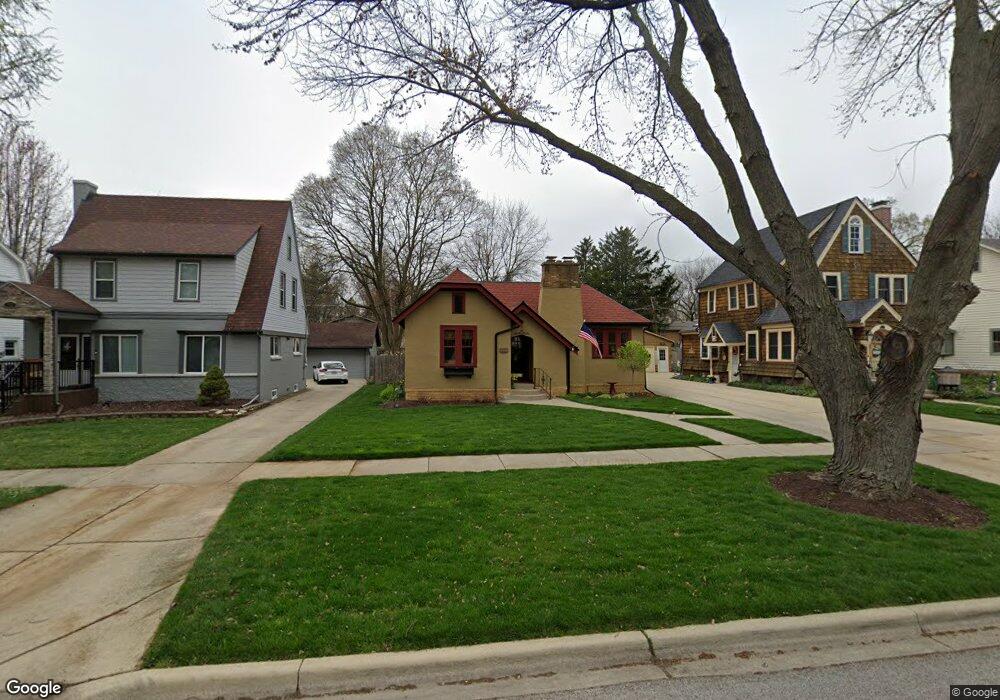 337 S Commonwealth Ave, Aurora, IL 60506 - photo 1