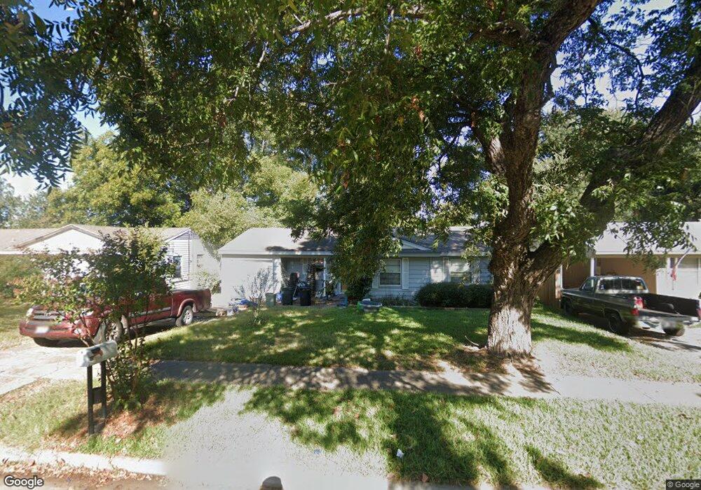 1206 Joly St, Ennis, TX 75119 - photo 1