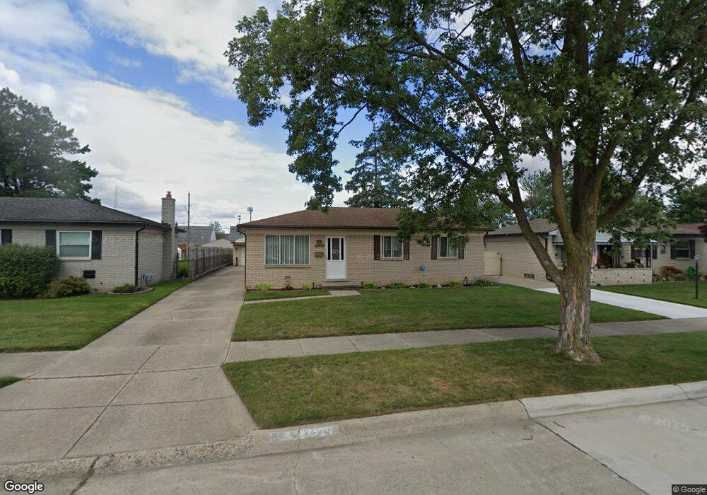 27159 Perry St, Roseville, MI 48066 - photo 1