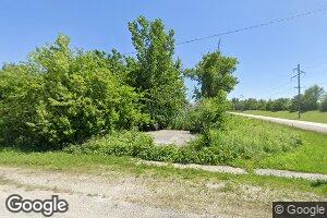 185 Montgomery Ave, Nokomis, IL 62075
