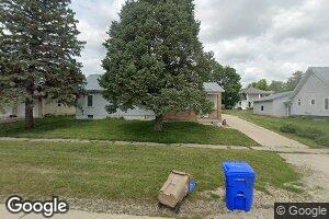 135 W Monroe St, Winthrop, IA 50682