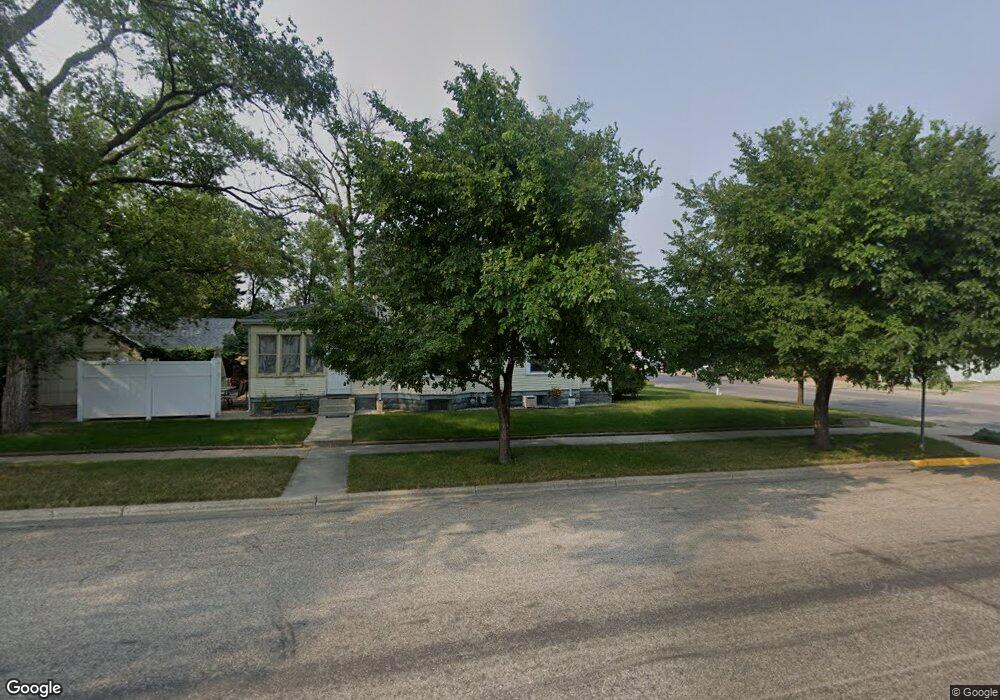 124 4th Ave SE, Jamestown, ND 58401 - photo 1