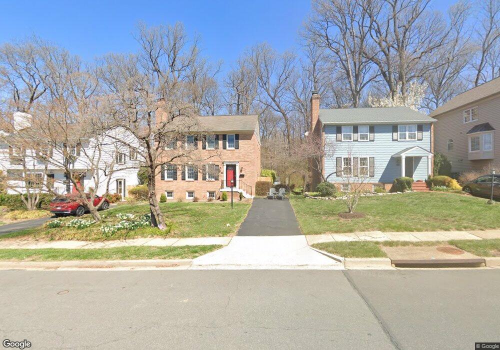 6740 Baron Rd, McLean, VA 22101 - photo 1