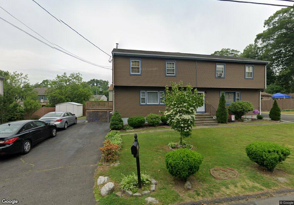 565 Chopsey Hill Rd, Bridgeport, CT 06606 - photo 1