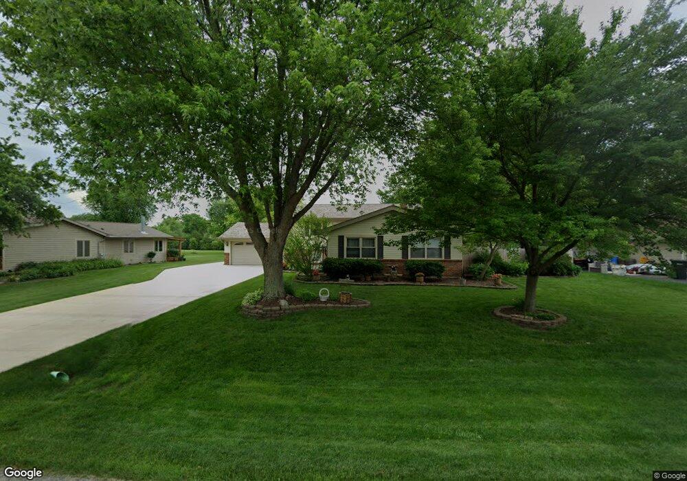 11S683 Schillinger Dr, Naperville, IL 60564 - photo 1