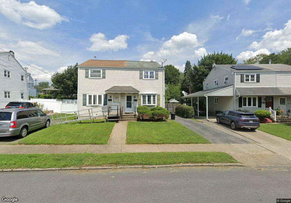 1324 Greenview Dr, Bethlehem, PA 18018 - photo 1