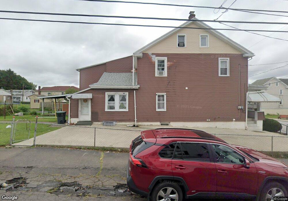 557 Garfield St, Hazleton, PA 18201 - photo 1