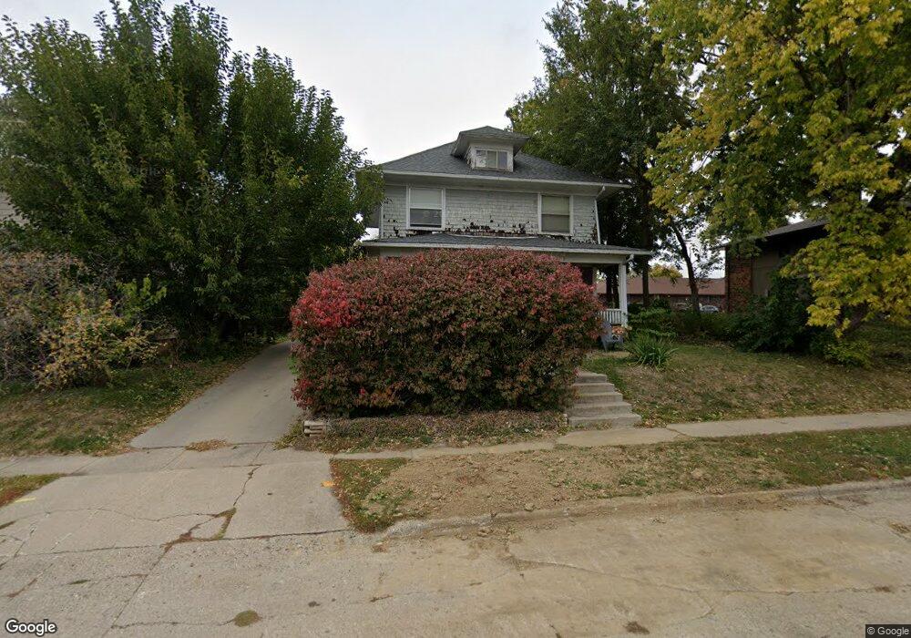 712 S 2nd Ave W, Newton, IA 50208 - photo 1