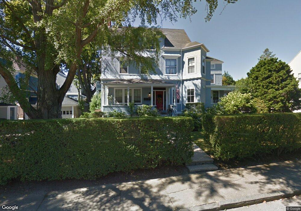 41 Cranston Ave unit 2, Newport, RI 02840 - photo 1