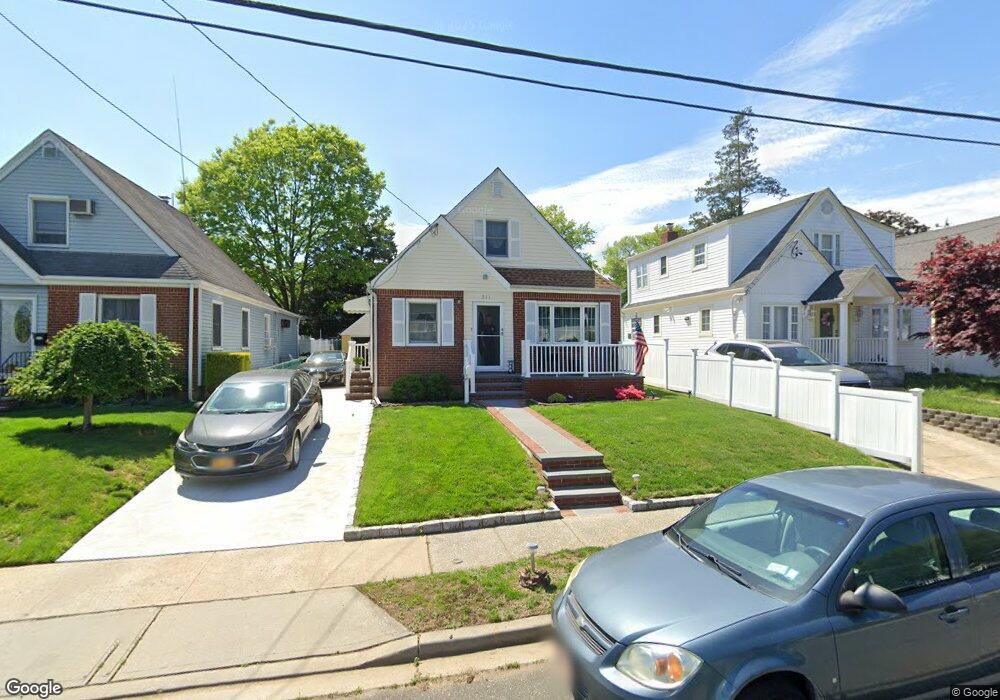 311 Kalb Place, Franklin Square, NY 11010 - photo 1