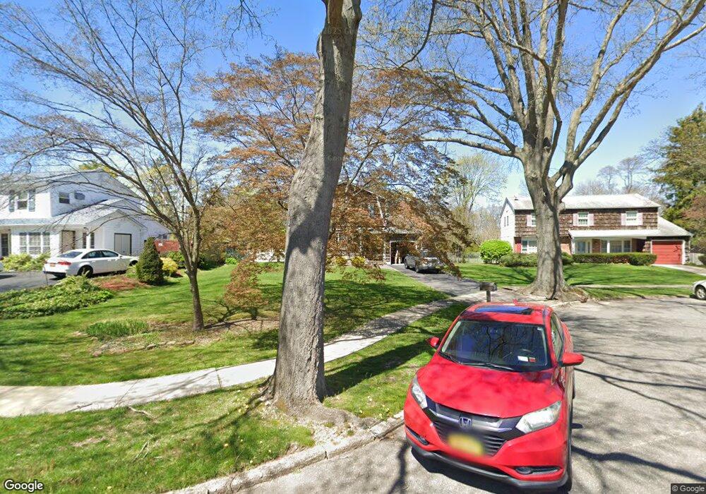 11 Eileen Ct, ComMacK, NY 11725 - photo 1