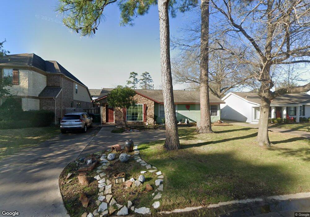 1318 Cheshire Ln, Houston, TX 77018 - photo 1