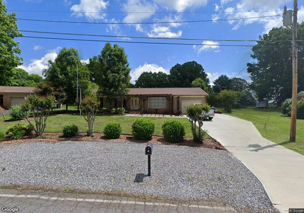 1606 Kenmore Dr, Statesville, NC 28625 - photo 1