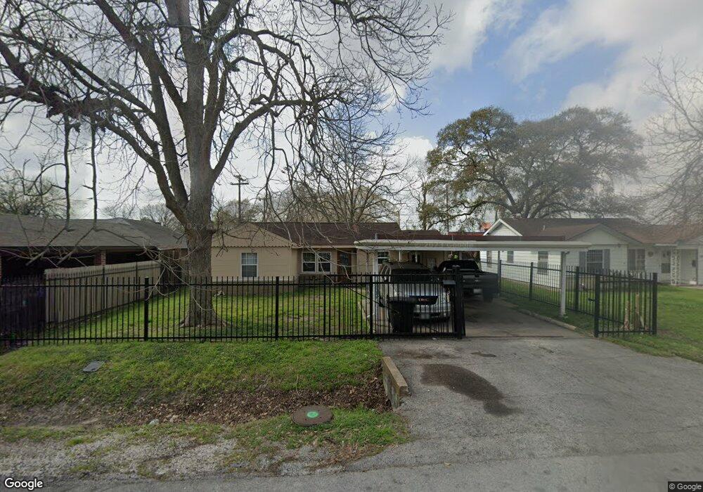 9309 Una St, Houston, TX 77022 - photo 1