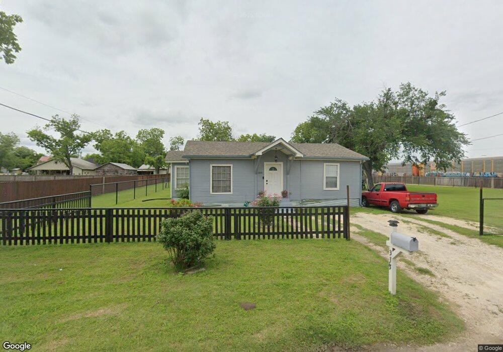 335 Dallas Ave, Cleburne, TX 76031 - photo 1