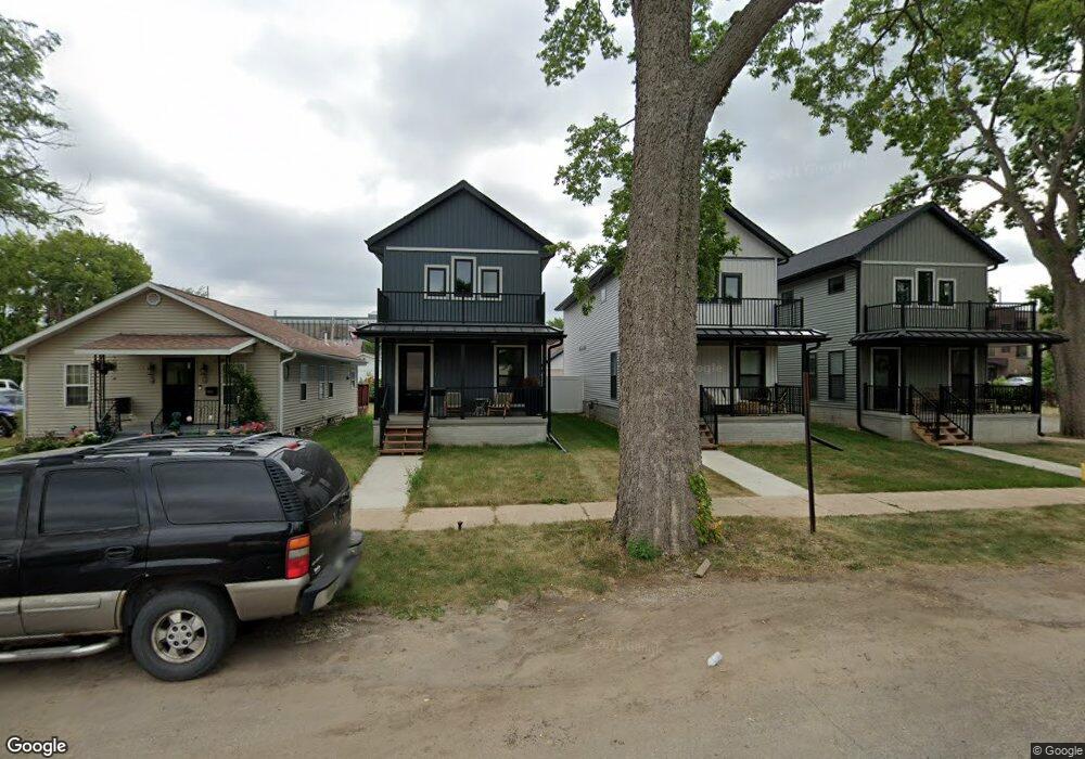 1028 5th St SE, Cedar Rapids, IA 52401 - photo 1